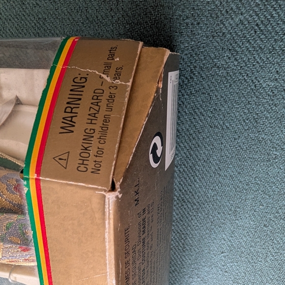 NIOB Vintage 1997 Mattel Thai Barbie Collectors Edition Doll Authentic 1990s - Picture 5 of 10